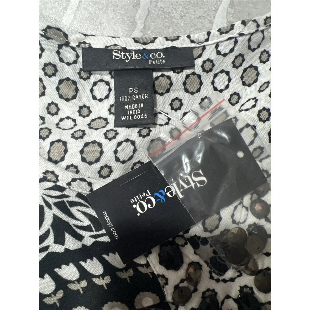 STYLE &CO. Blouse Long Sleeves Black White Floral Beaded Pullover Flared PS
